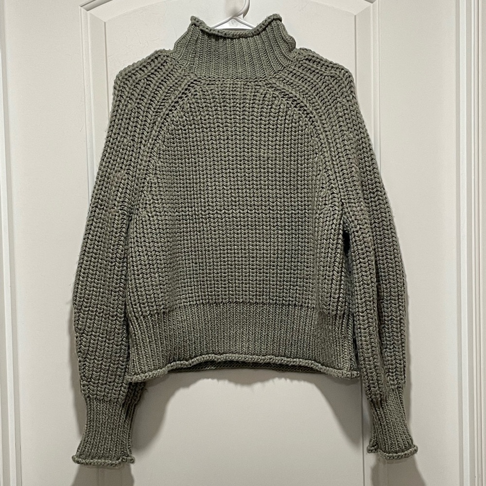 Cozy Cottagecore H&M Size Medium Chunky Knit Mock Turtleneck Sweater Sage Gray - Picture 2 of 9